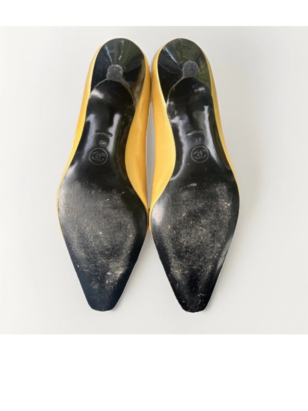 Vintage 1990s Chanel Patent Leather Cap-Toe Kitten Heels Gold Black  41 - Picture 2 of 16